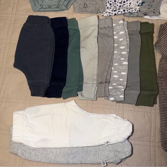 (36 Pieces) Mixed Lot Of Baby Boy Newborn Clothes - Picture 3 of 11